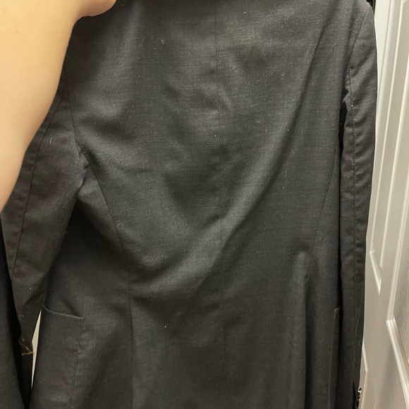 Size 6 Aritzia Talula Blazer EUC - Picture 3 of 3